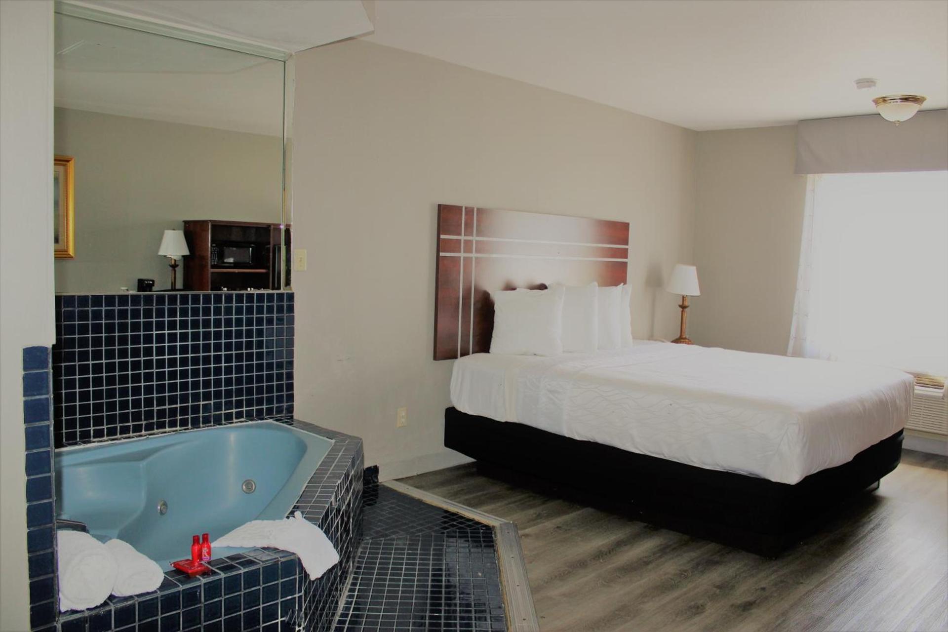 Rancho San Diego Inn & Suites photo 7
