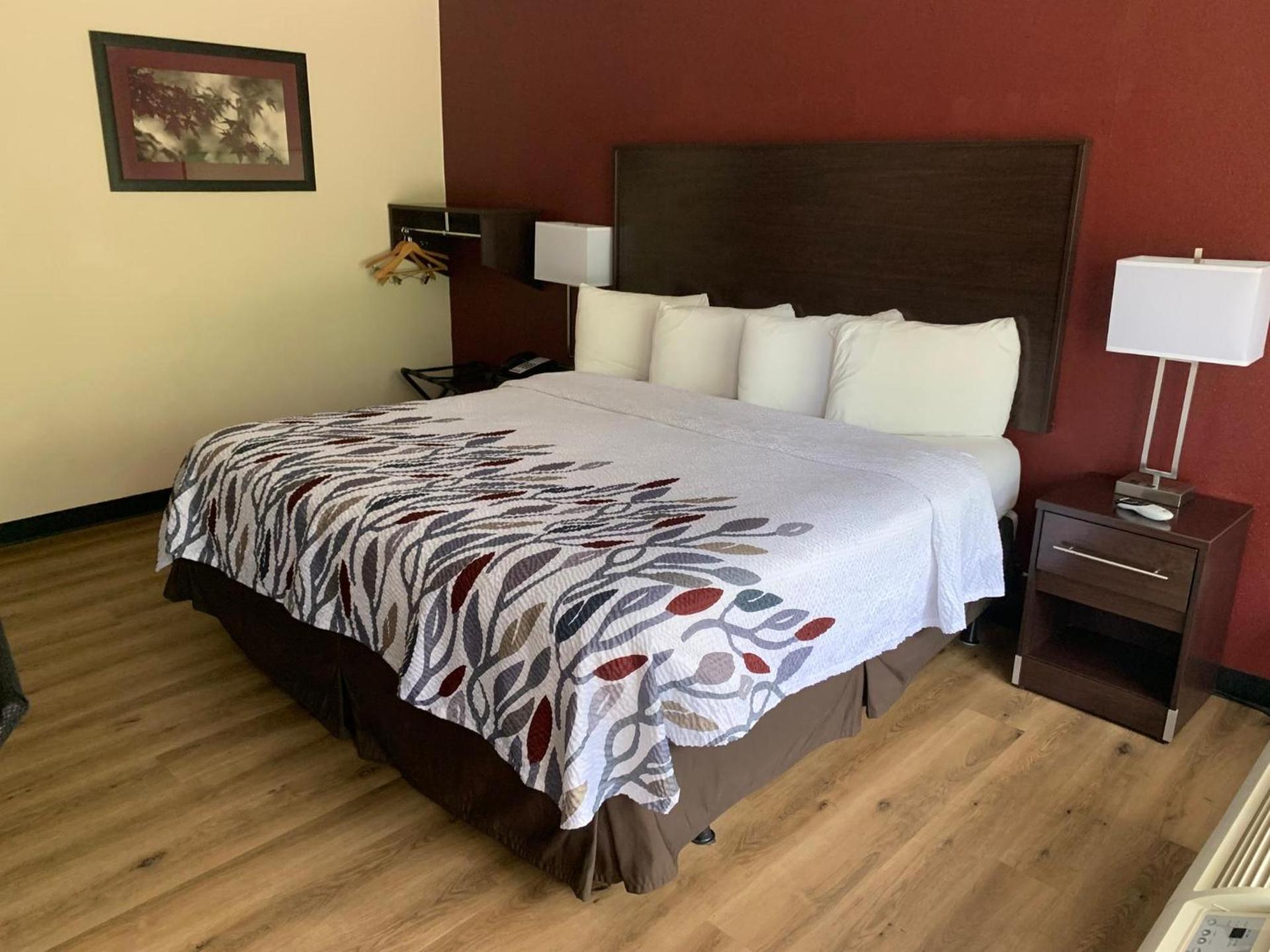 Red Roof Inn Clearfield photo 11