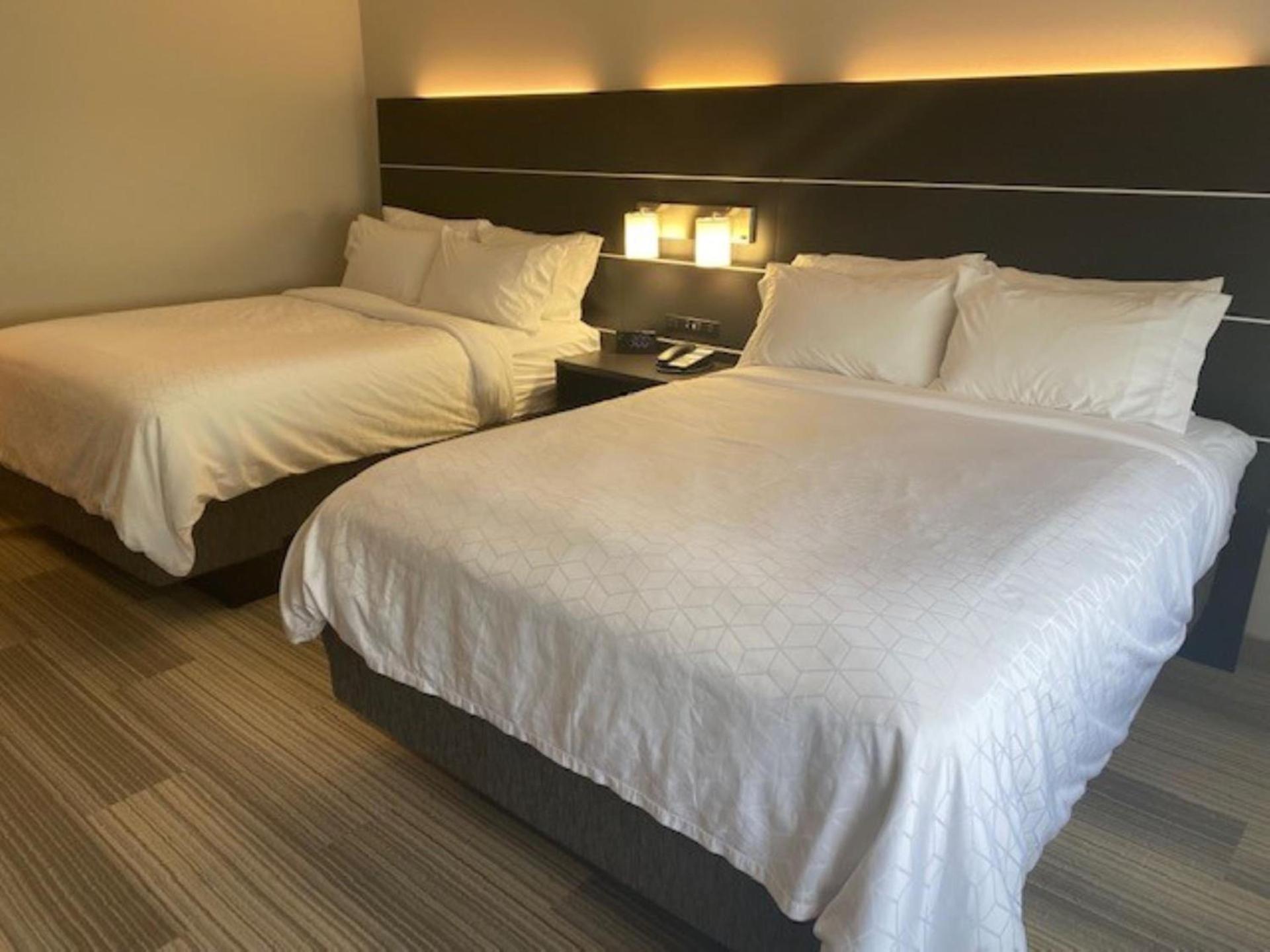 Holiday Inn Express & Suites Warrensburg North by IHG photo 17