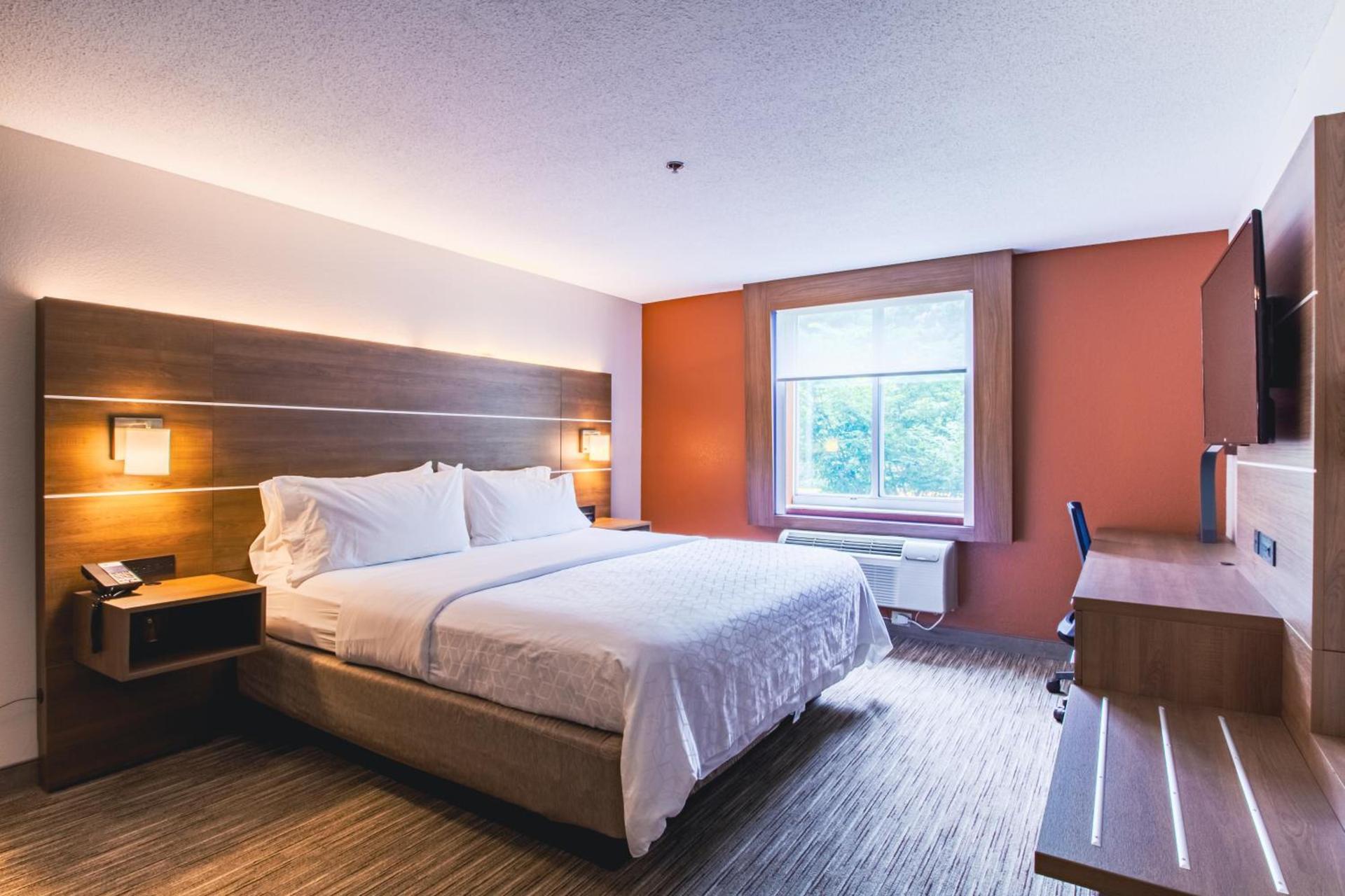 Holiday Inn Express & Suites - Lincoln East - White Mountains by IHG photo 30