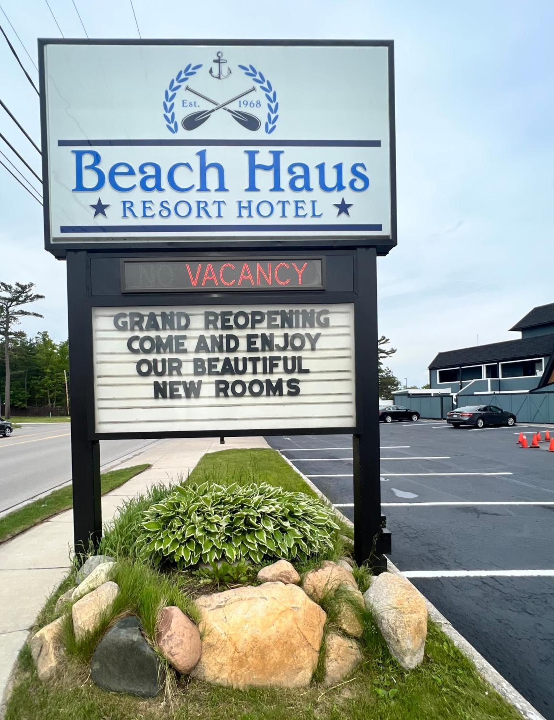 The Beach Haus - Traverse City photo 2