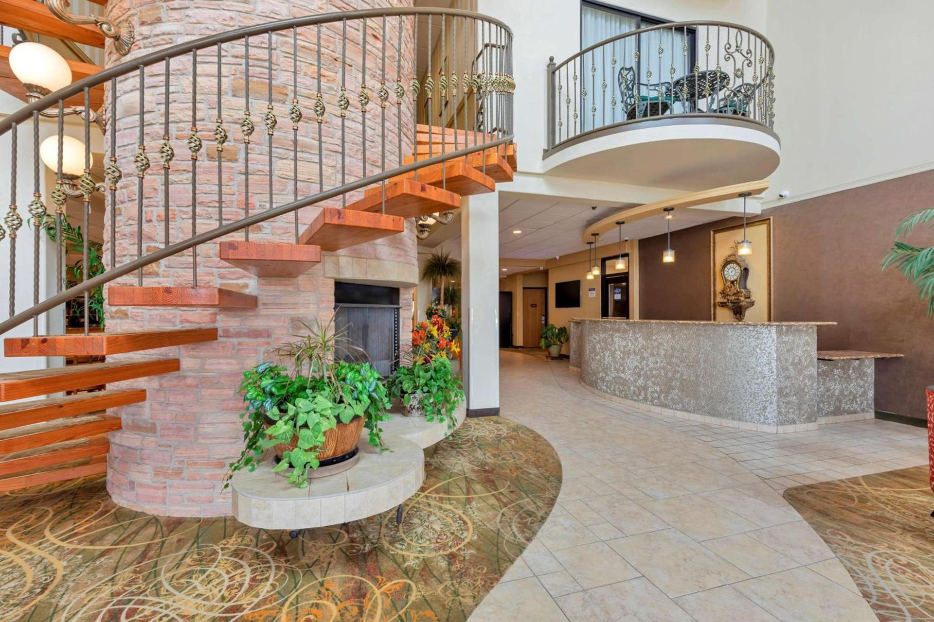 Best Western Plus Swiss Chalet Hotel & Suites photo 39