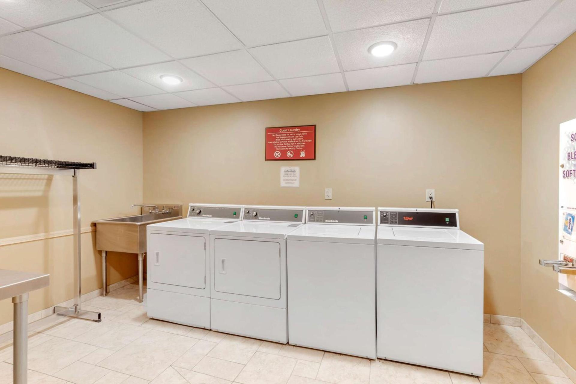 Best Western Plus Swiss Chalet Hotel & Suites photo 37