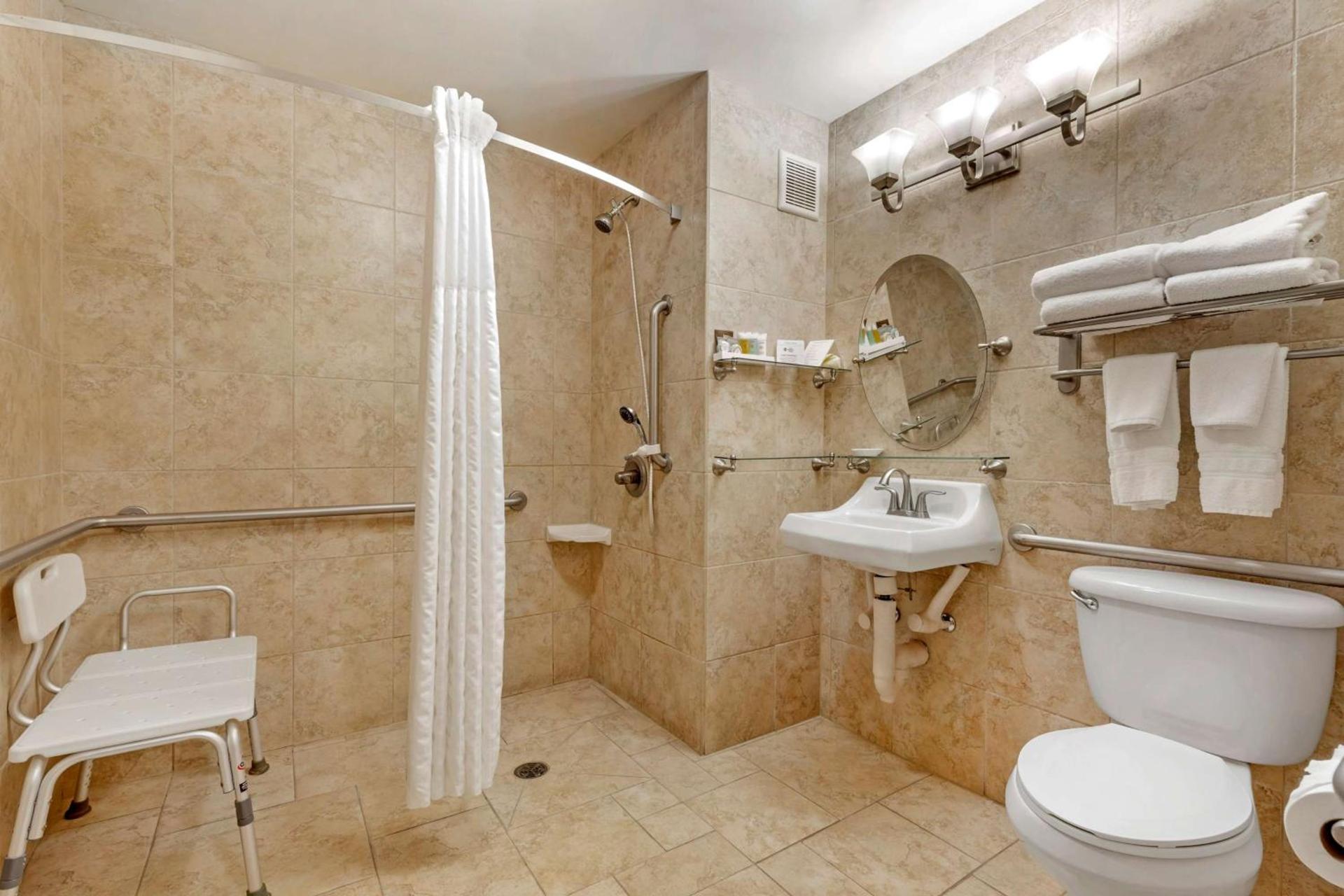 Best Western Plus Swiss Chalet Hotel & Suites photo 34