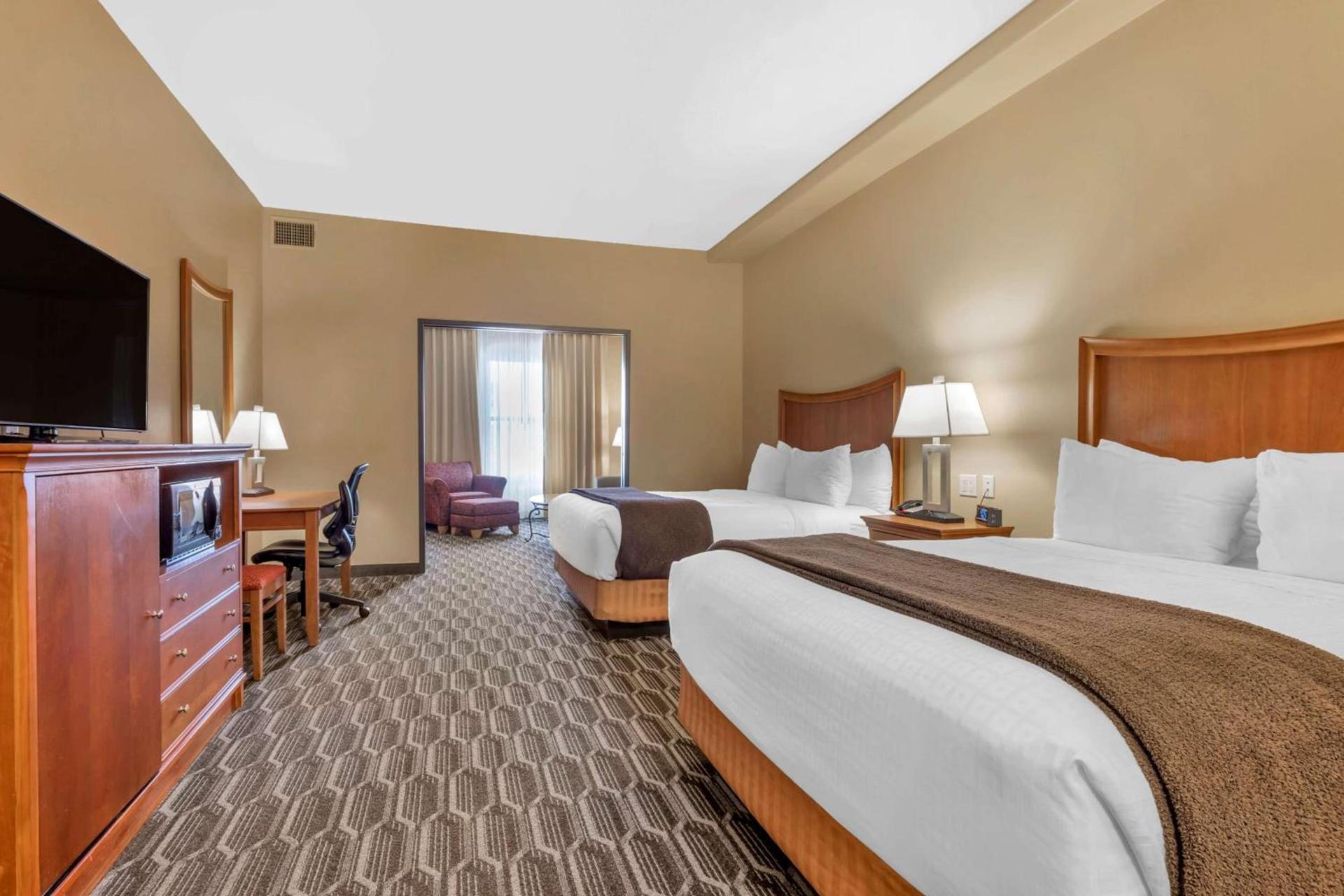 Best Western Plus Swiss Chalet Hotel & Suites photo 22