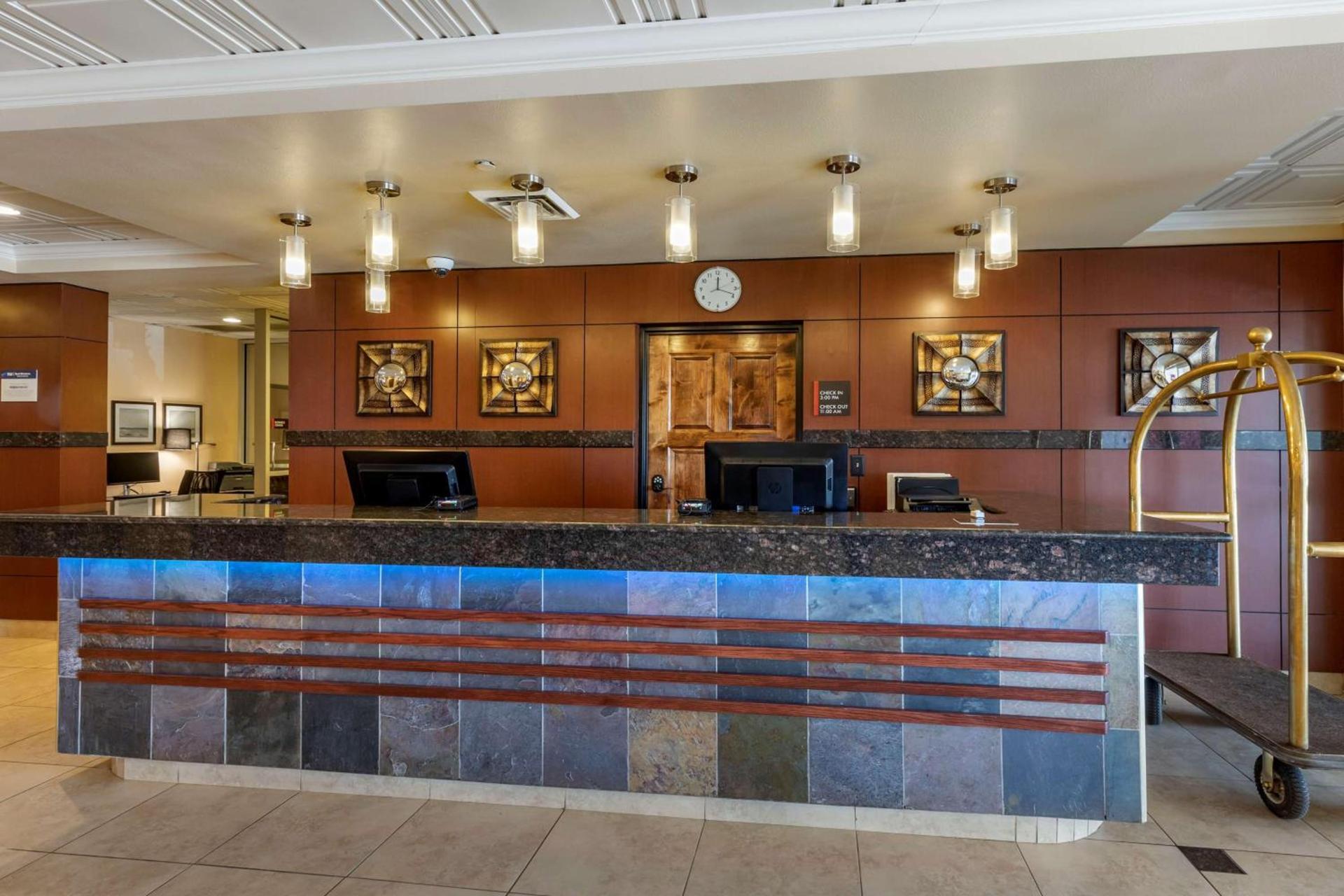Best Western Brighton Inn photo 11