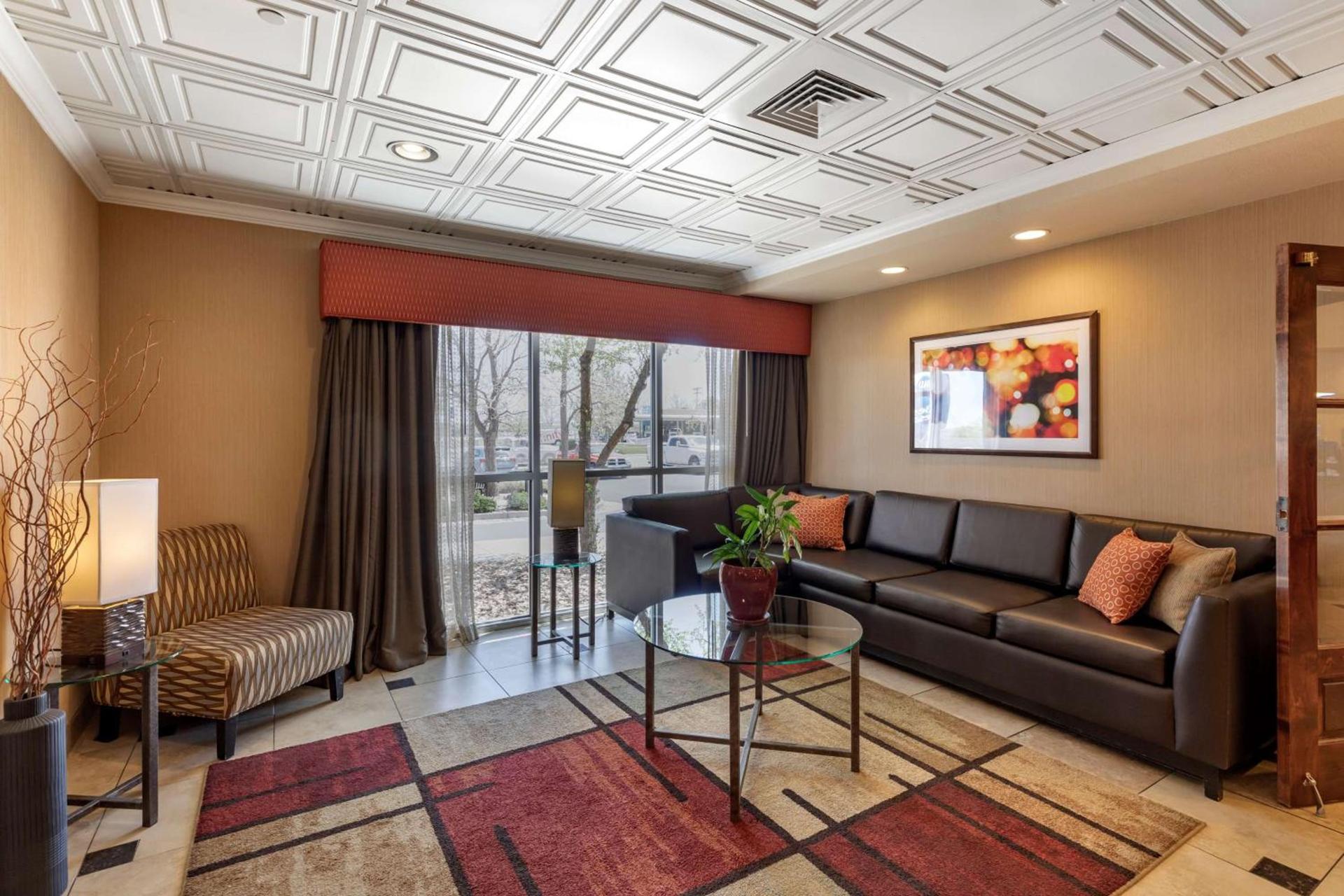 Best Western Brighton Inn photo 12