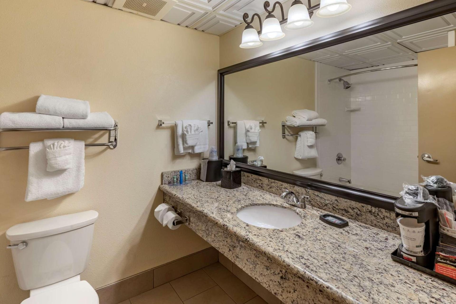Best Western Brighton Inn photo 20