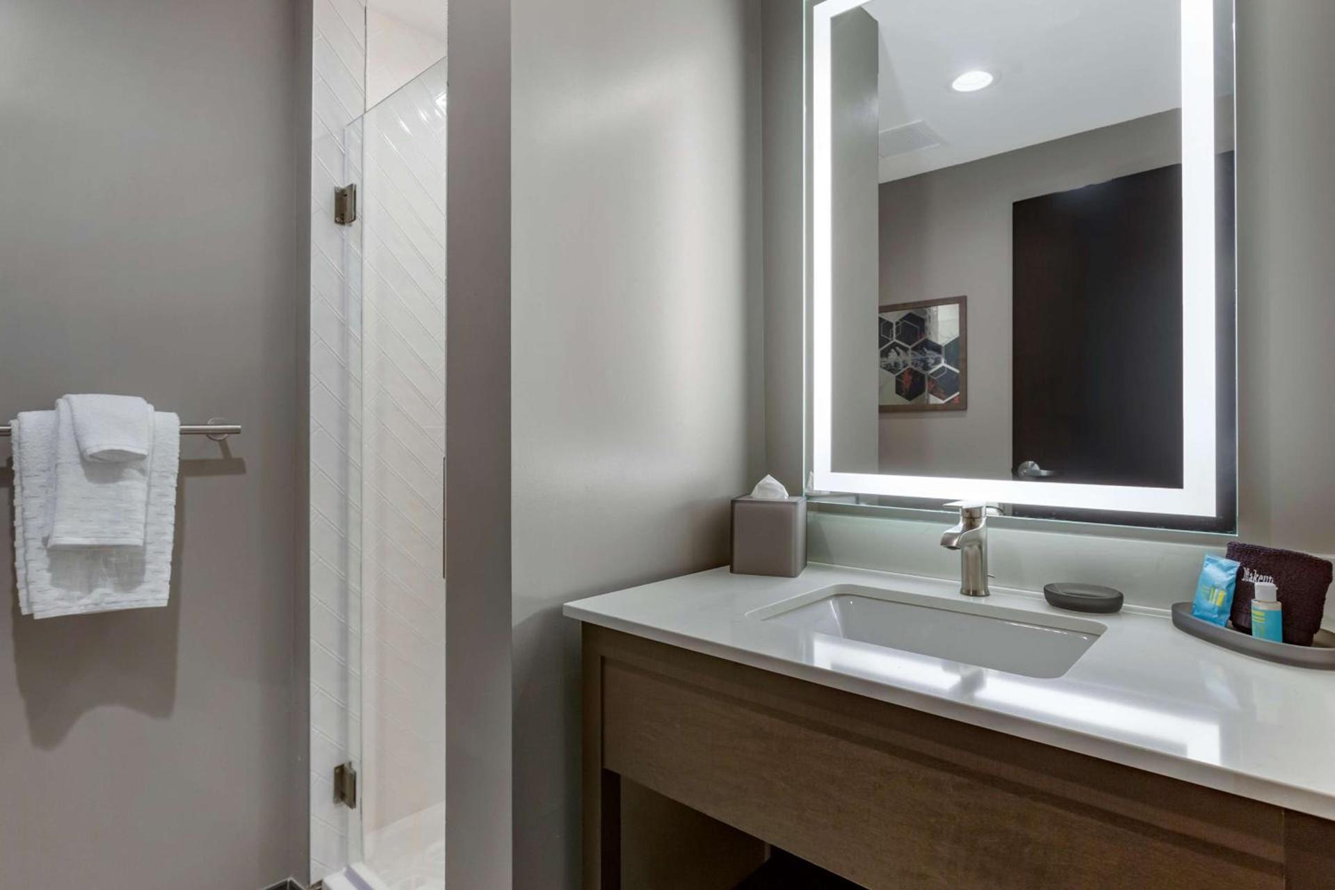 Vīb Hotel by Best Western Phoenix - Tempe photo 41