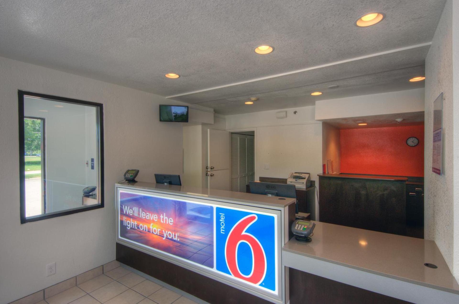 Motel 6-Bradenton, FL photo 18