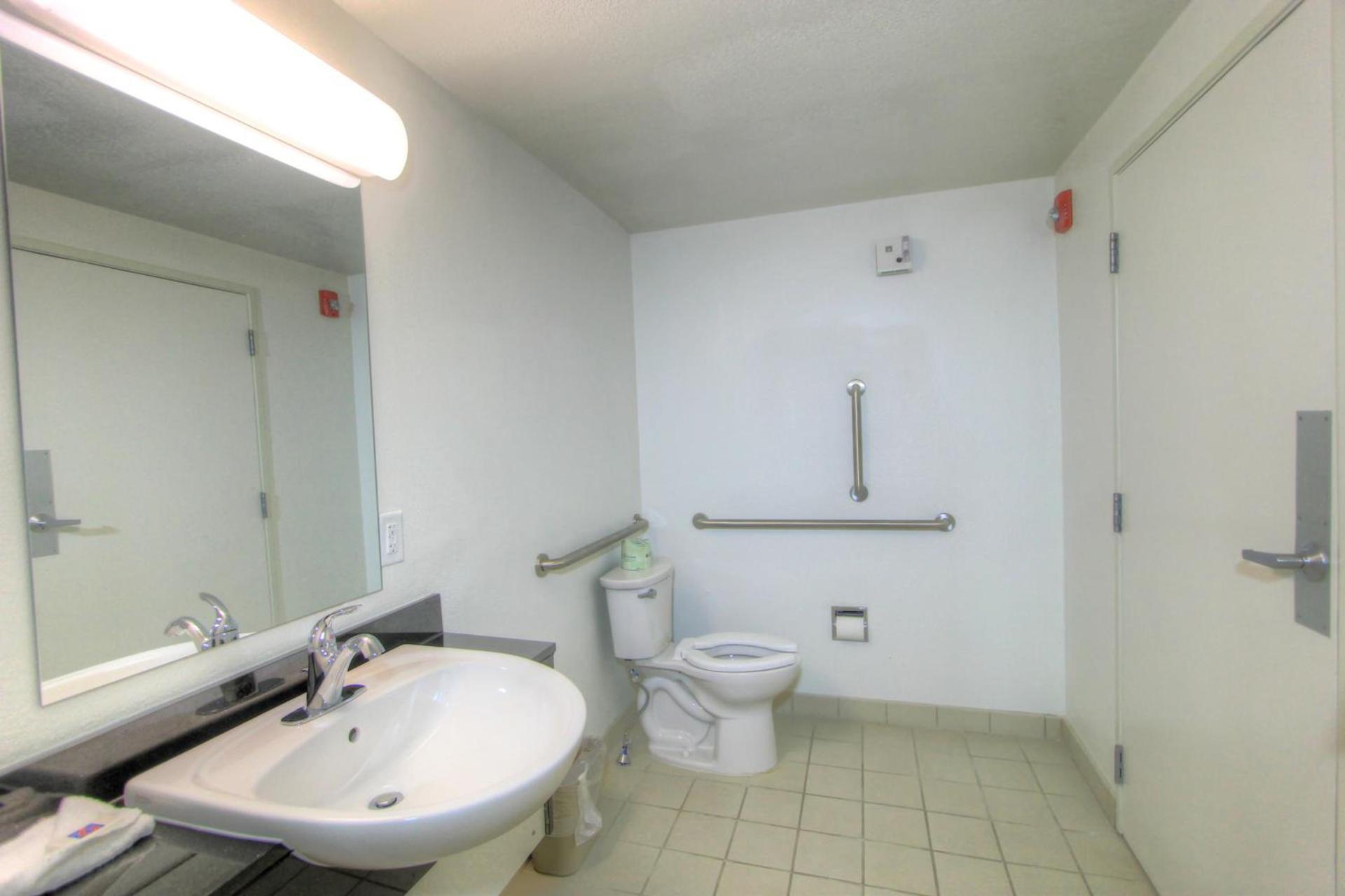 Howard Johnson by Wyndham Harrisonburg photo 34