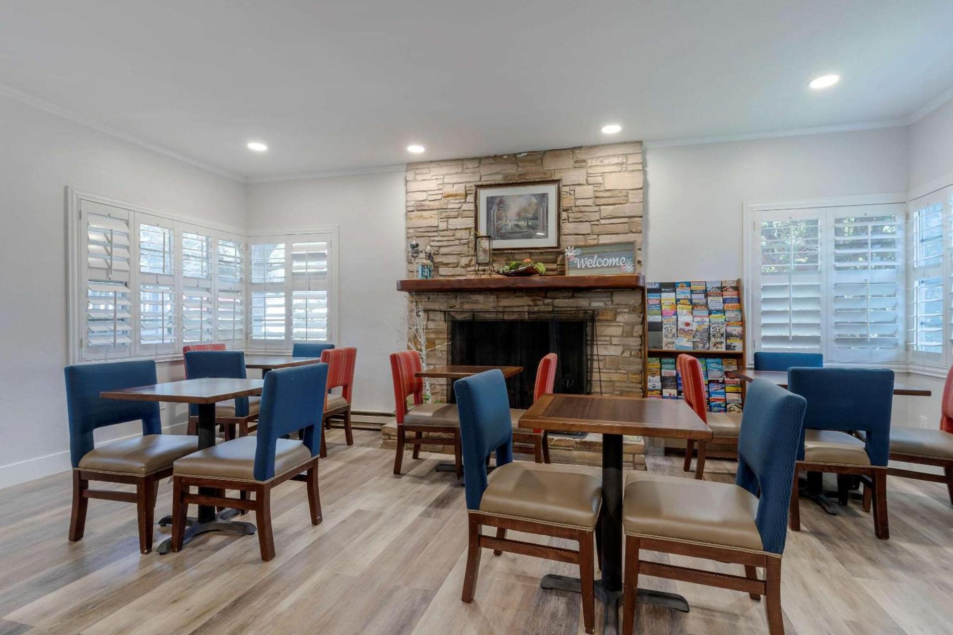 Comfort Inn Carmel By the Sea photo 31