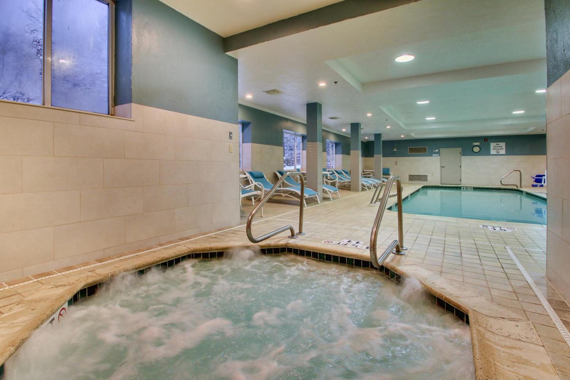 Holiday Inn Express & Suites - Lincoln East - White Mountains by IHG photo 6