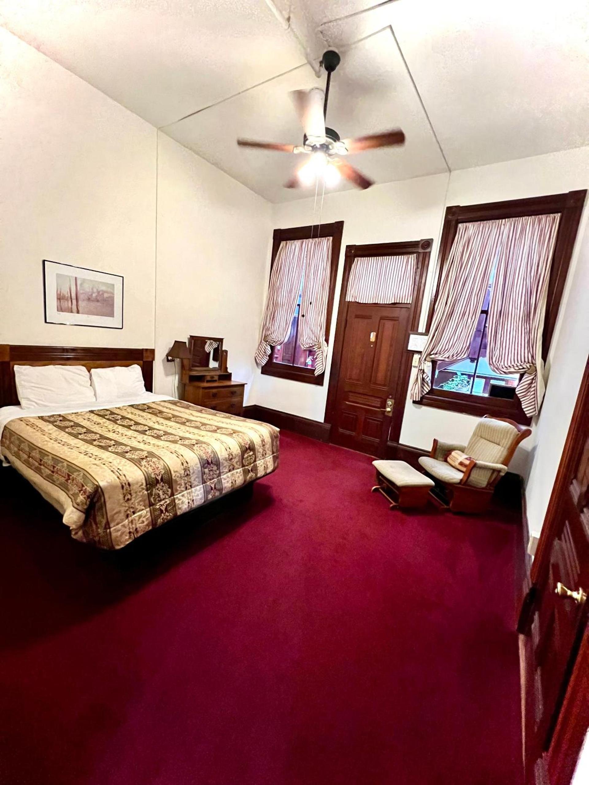 The Monarch Hotel photo 33