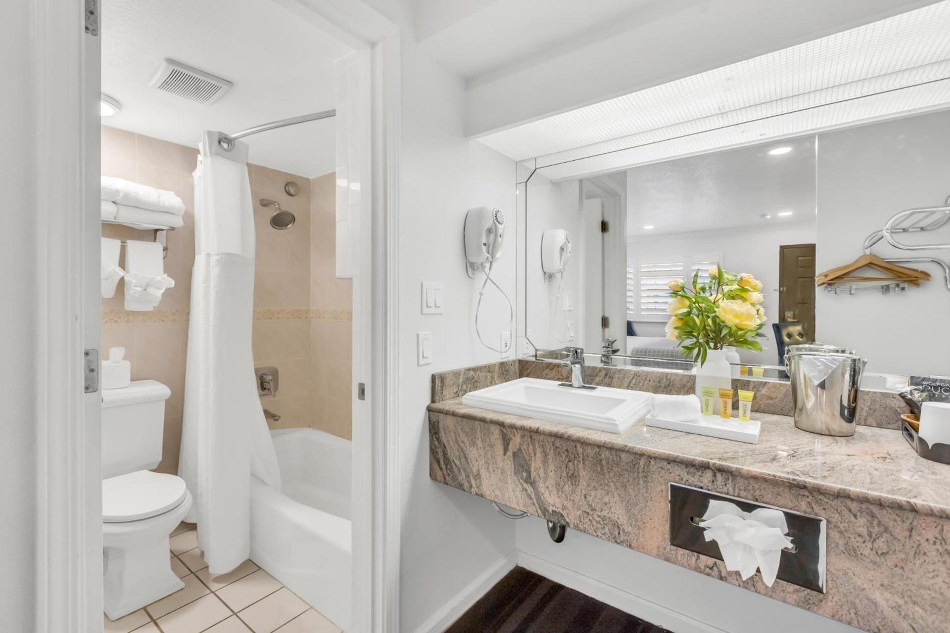 Napa Valley Hotel & Suites photo 30