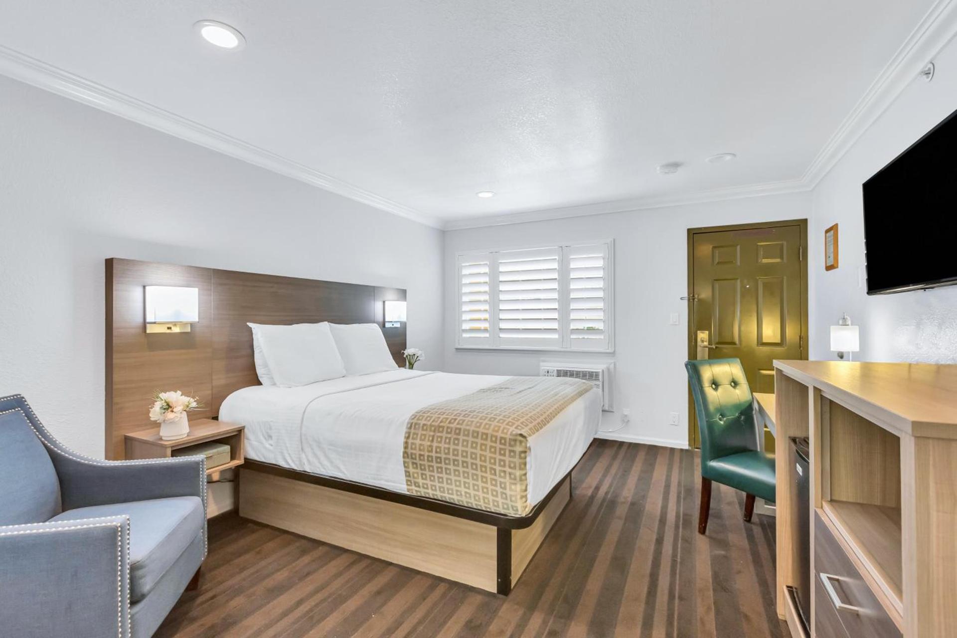 Napa Valley Hotel & Suites photo 36