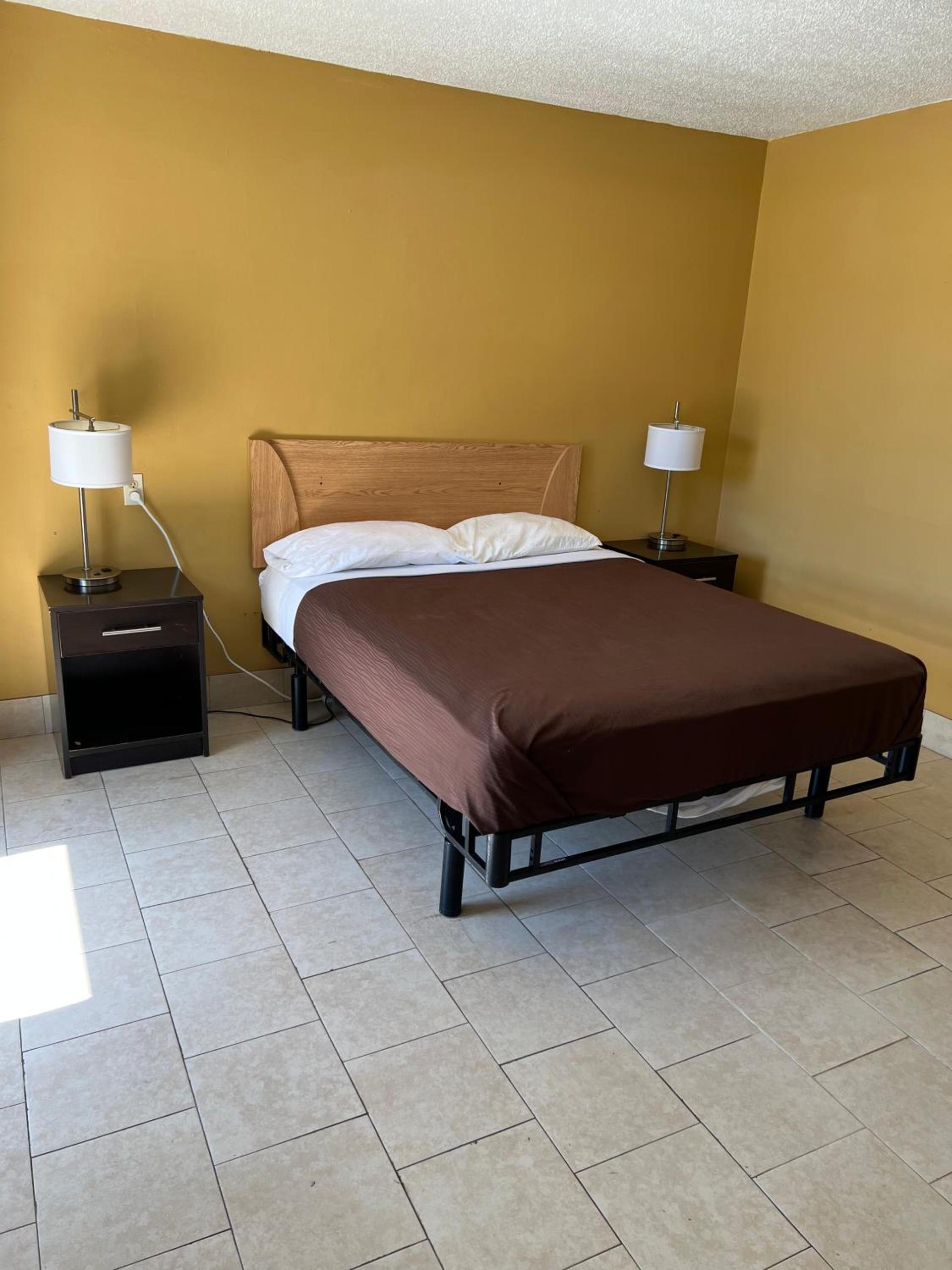 Budget Inn Decatur Priceville photo 8
