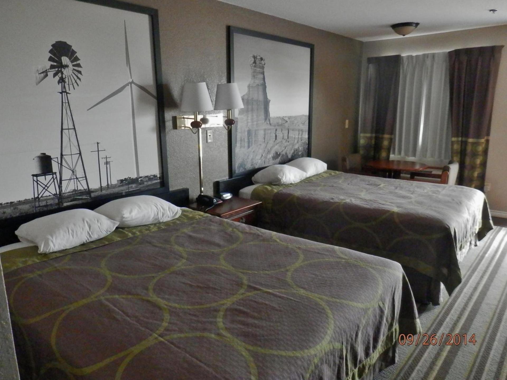 Super 8 by Wyndham Childress photo 23