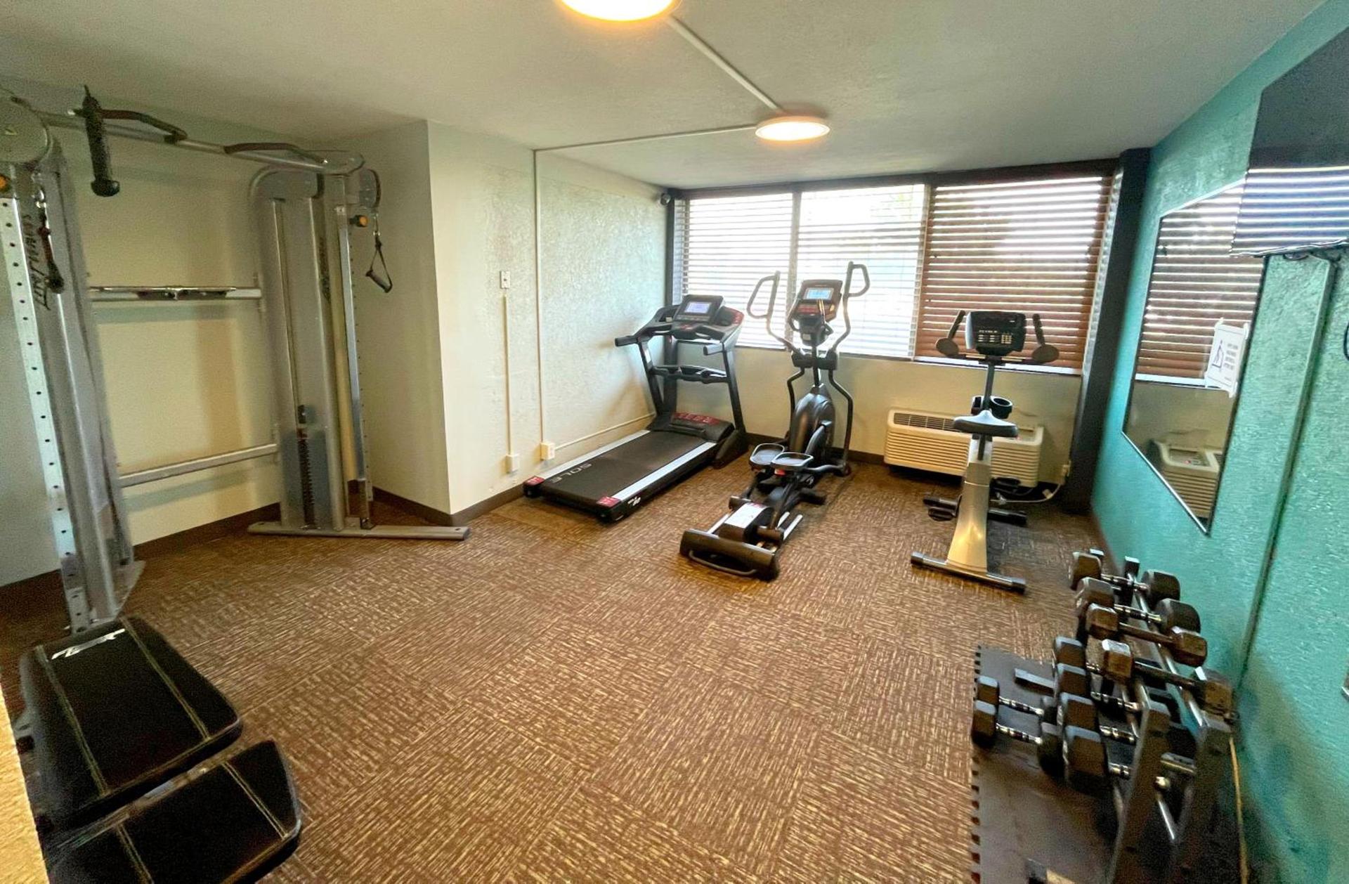 Quality Inn & Suites Cincinnati Downtown Area photo 18