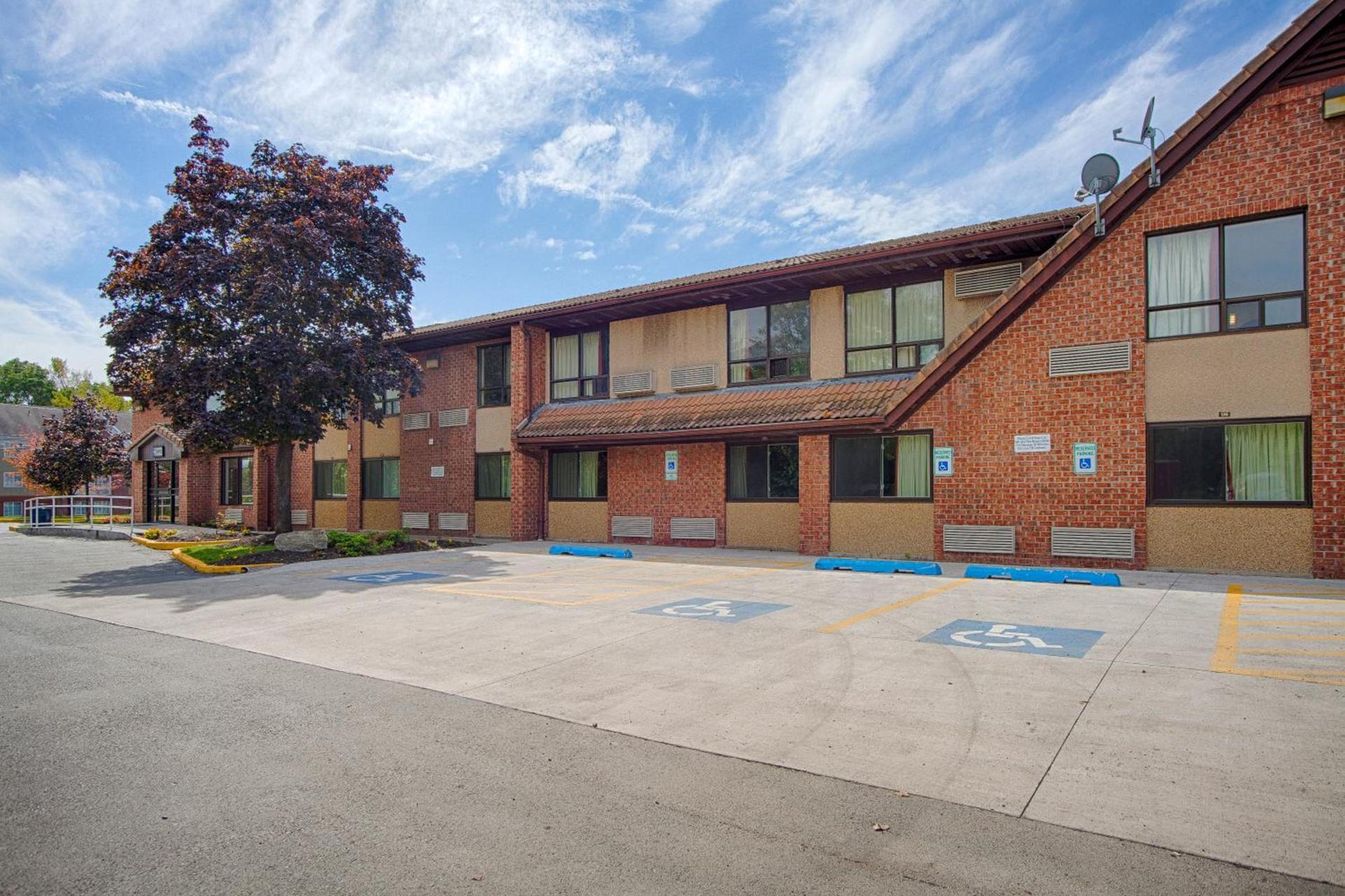 Motel 6 East Syracuse, NY - Airport photo 10