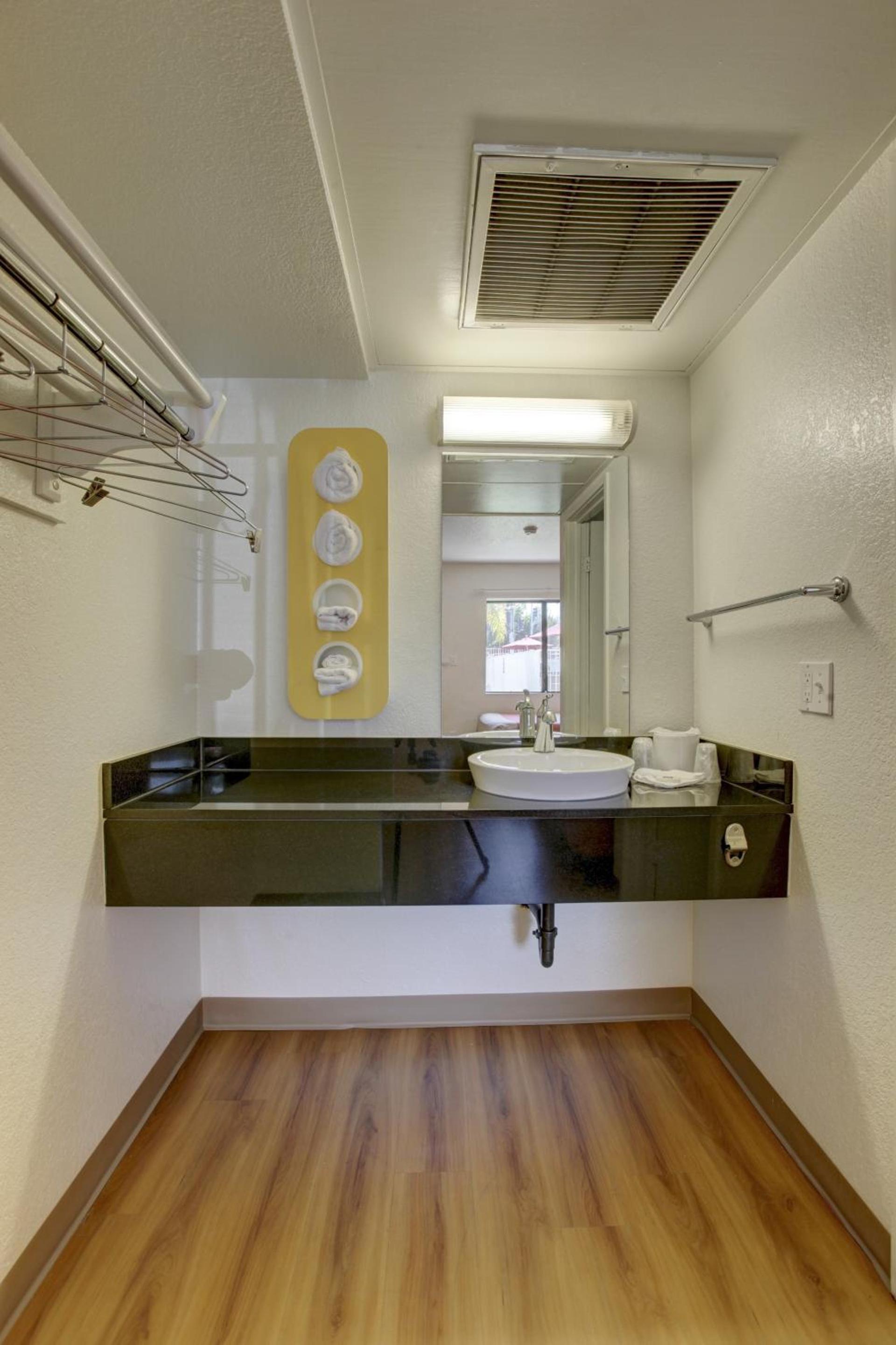 Motel 6-Corona, CA photo 22