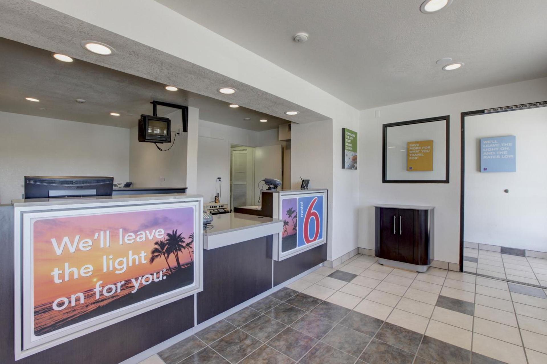 Motel 6-Corona, CA photo 14