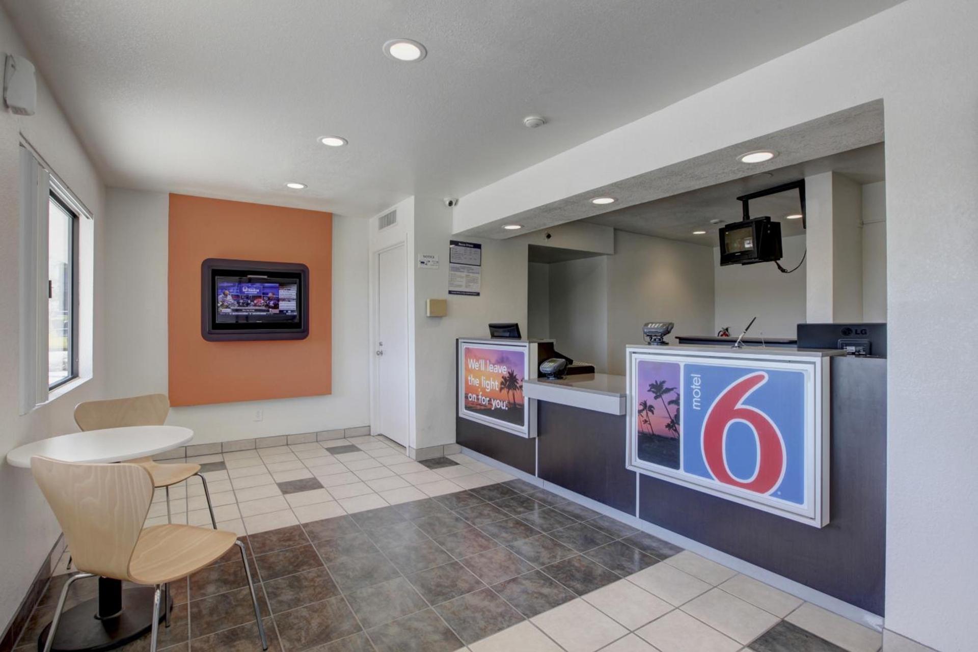 Motel 6-Corona, CA photo 19