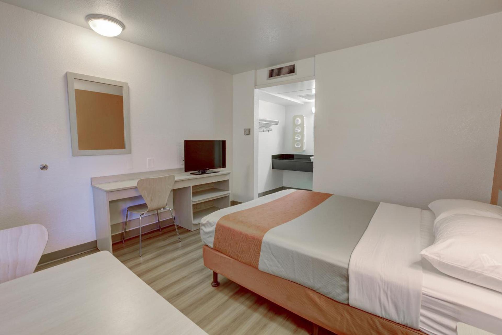 Motel 6-Corona, CA photo 23