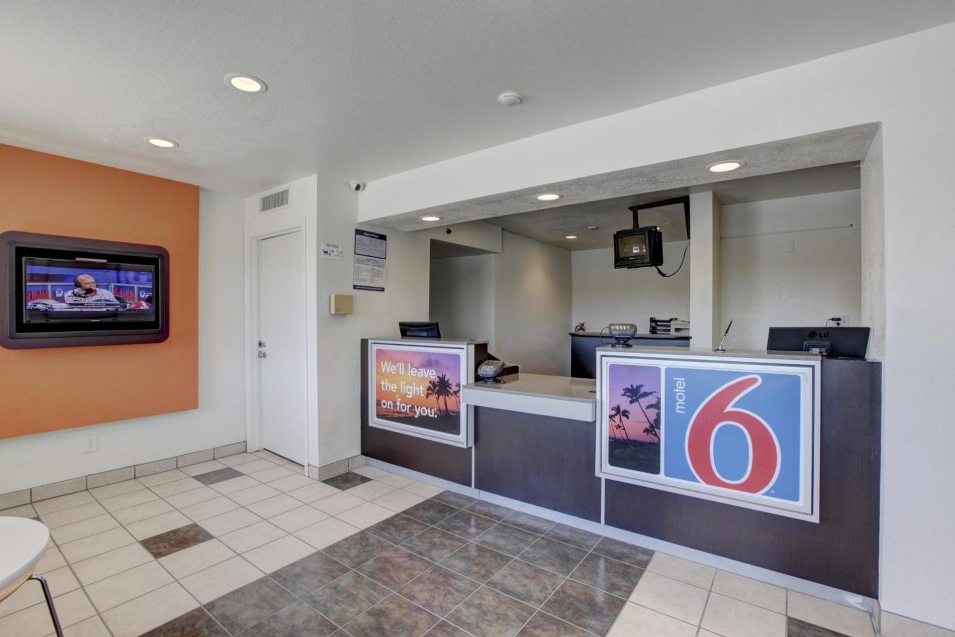 Motel 6-Corona, CA photo 24
