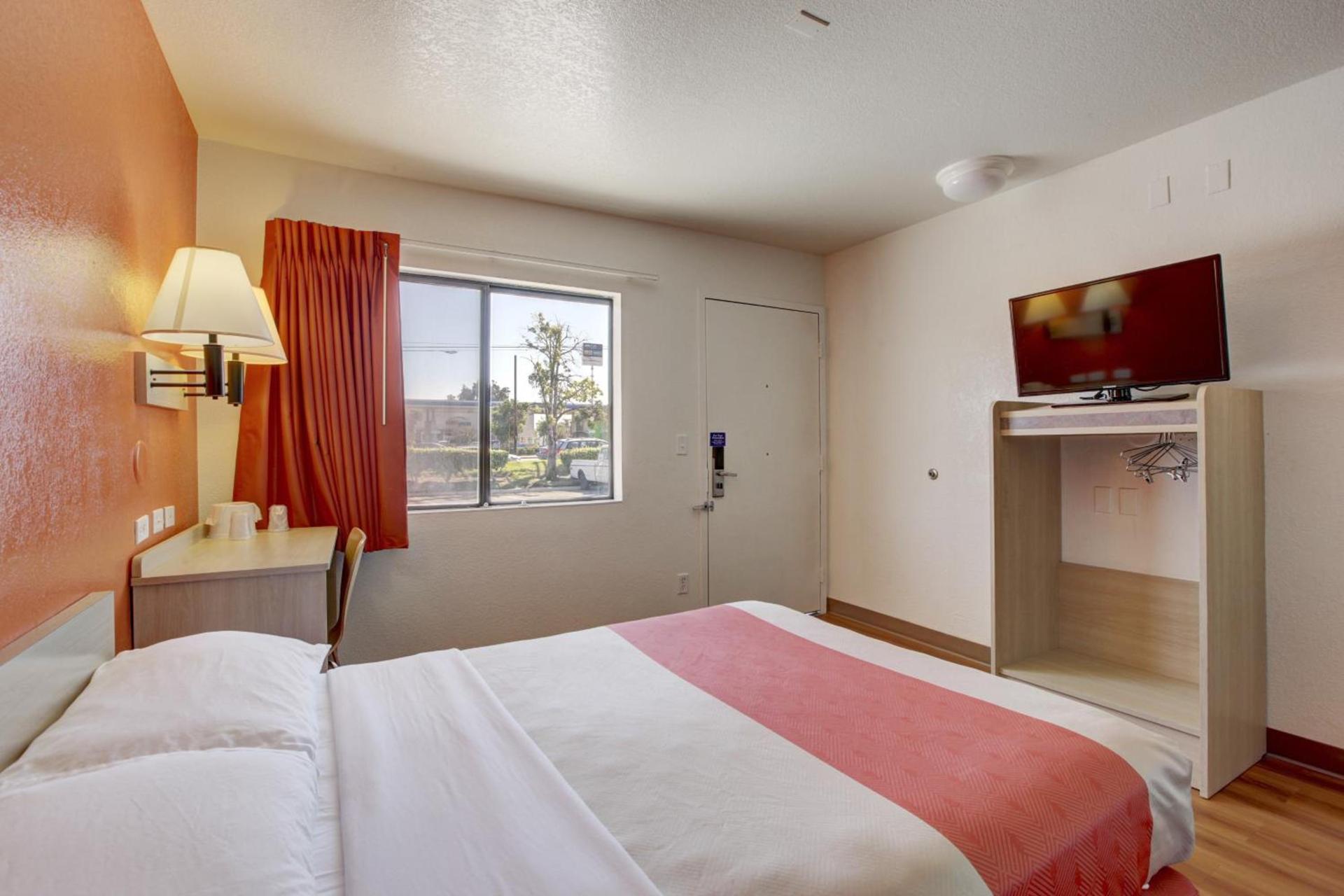 Motel 6-Corona, CA photo 29
