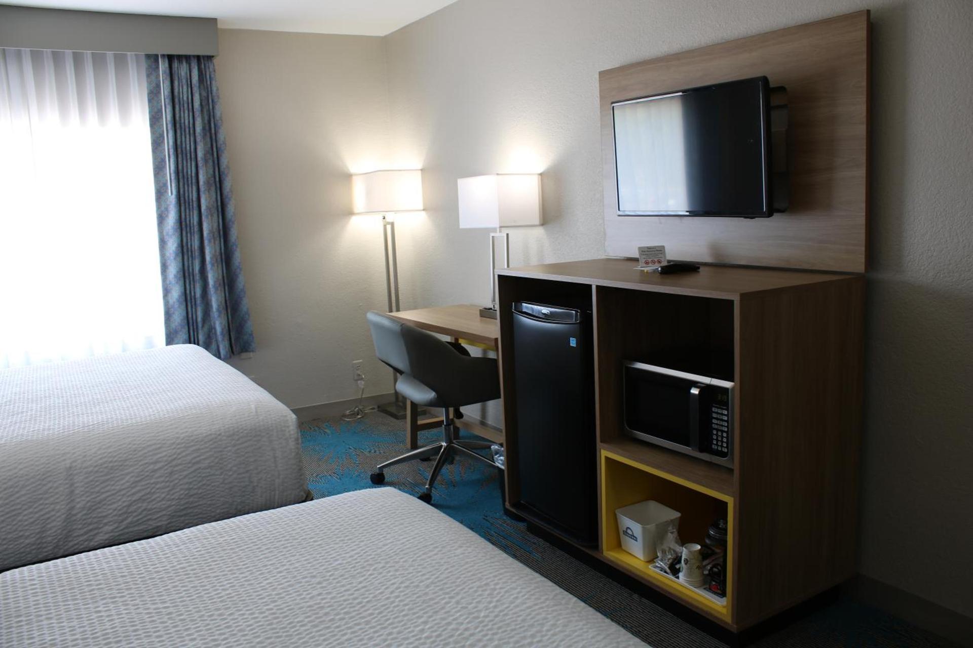 Days Inn by Wyndham Waco University Area photo 77