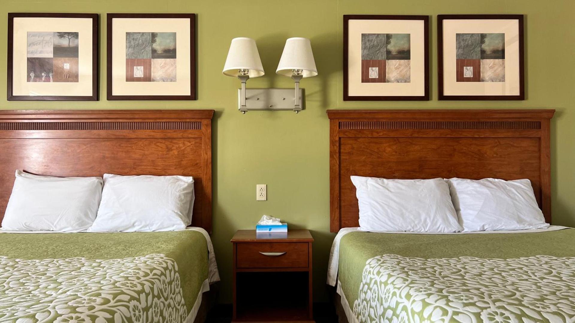Capri Motel photo 5