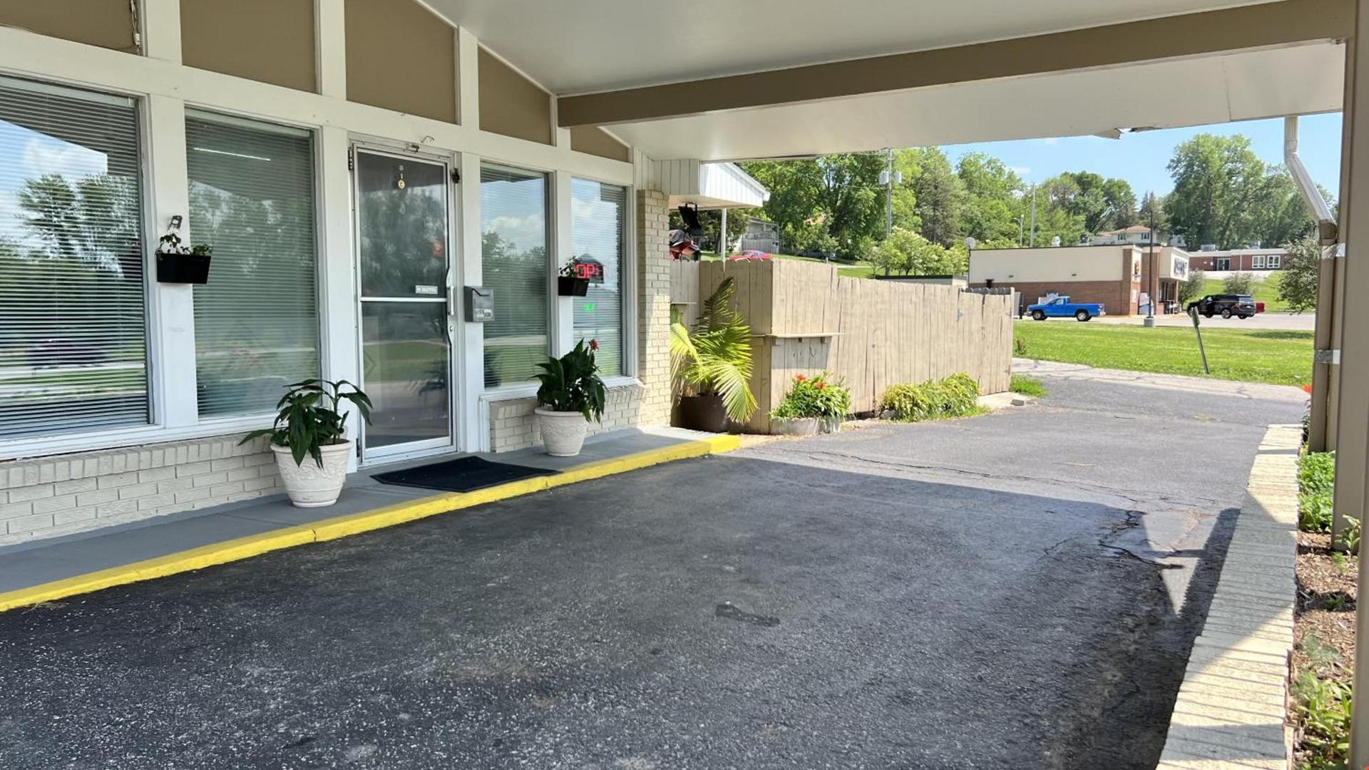 Capri Motel photo 14