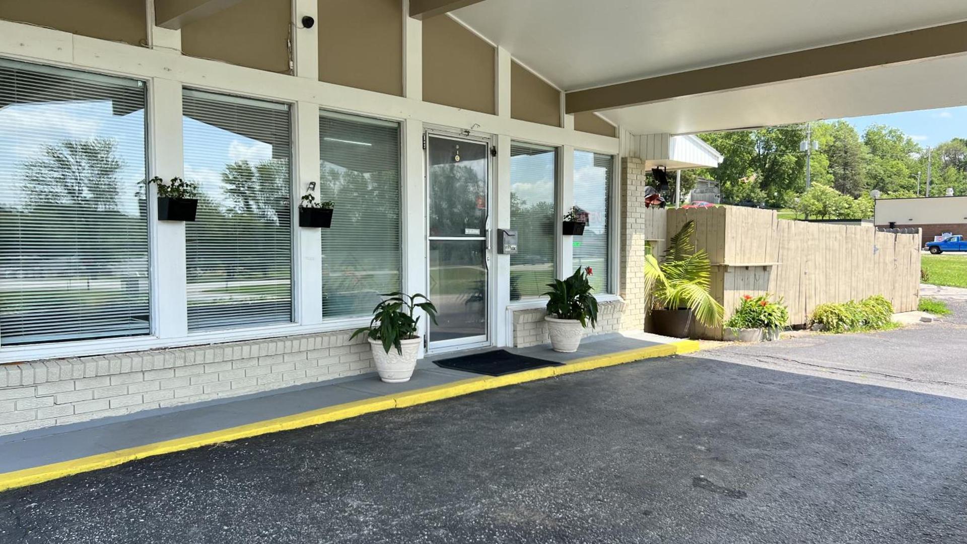 Capri Motel photo 15