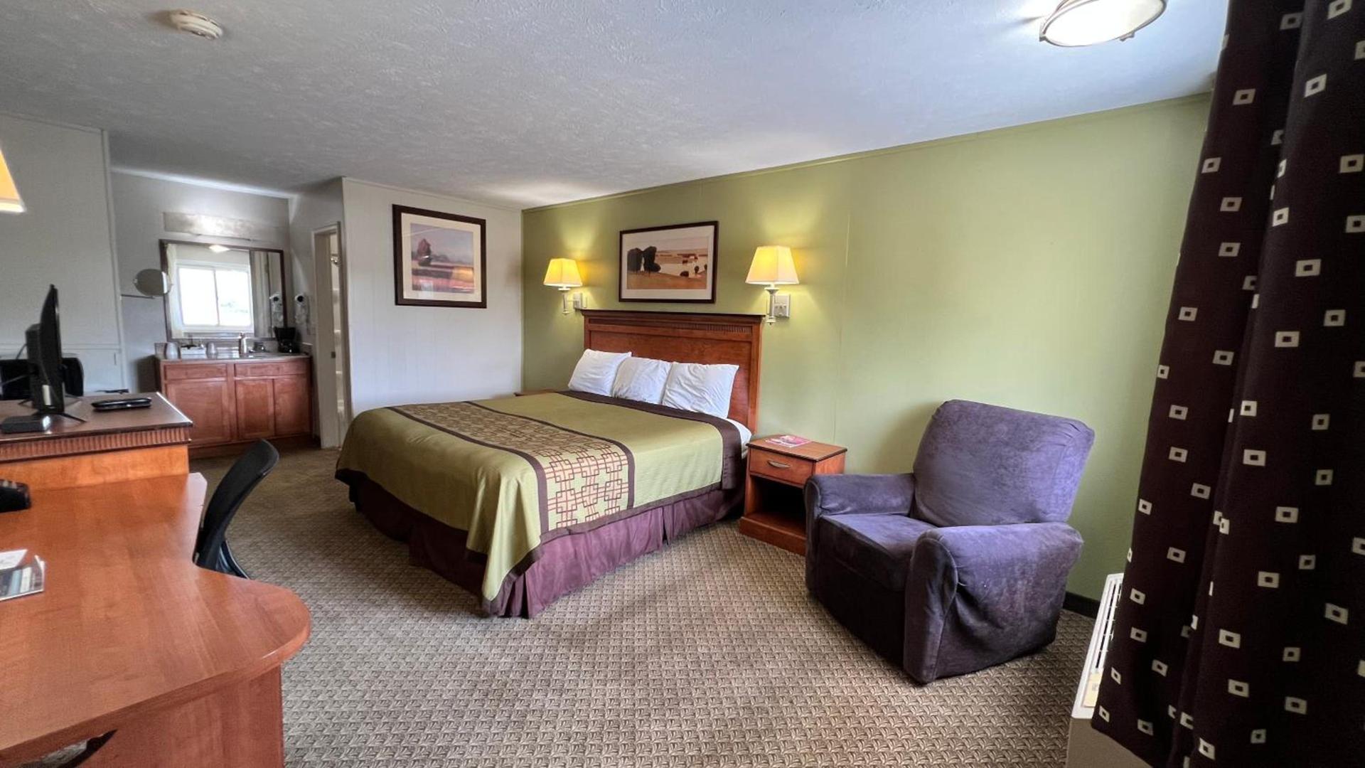 Capri Motel photo 3
