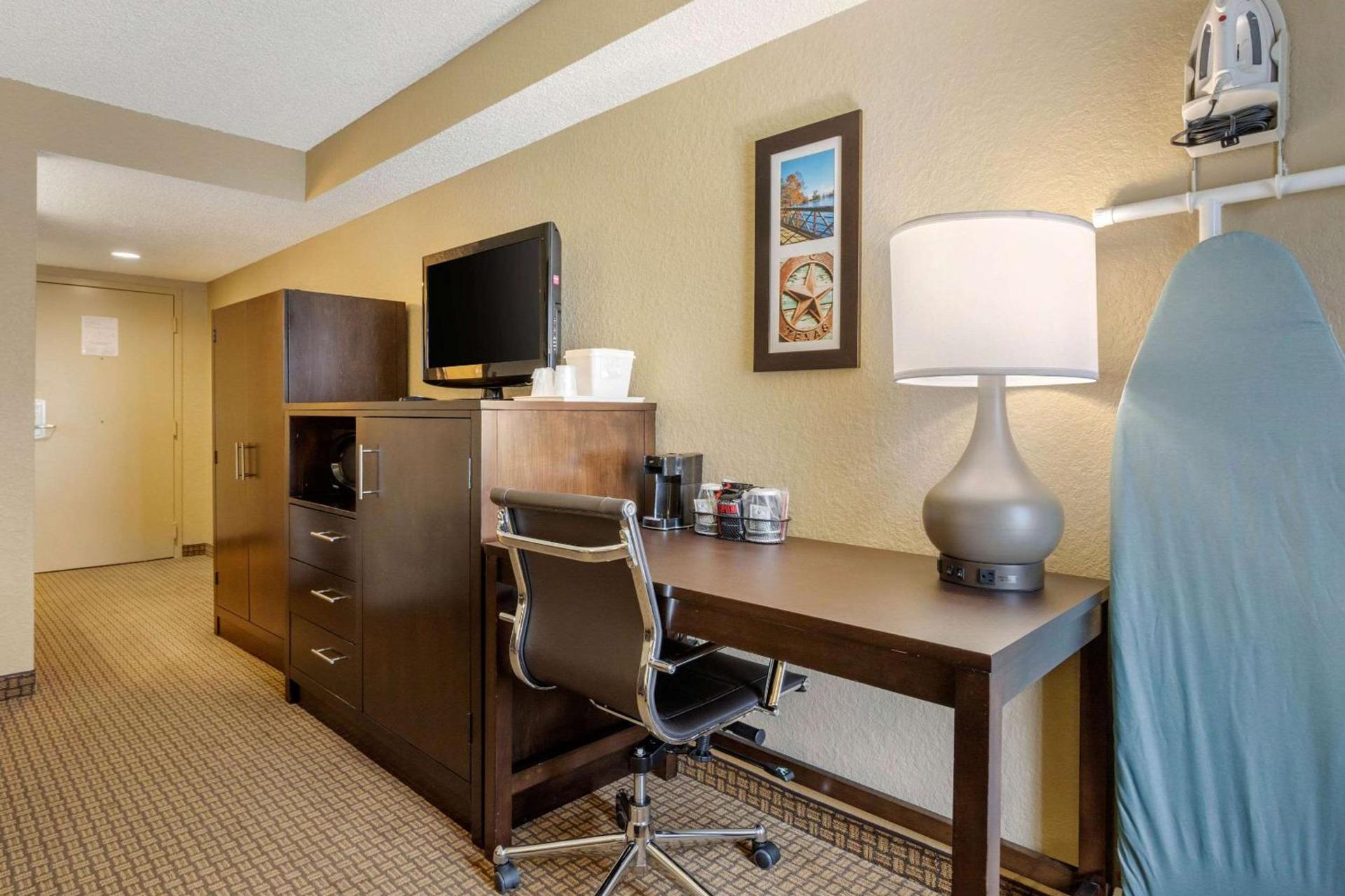 Sonesta Essential NW Houston photo 13