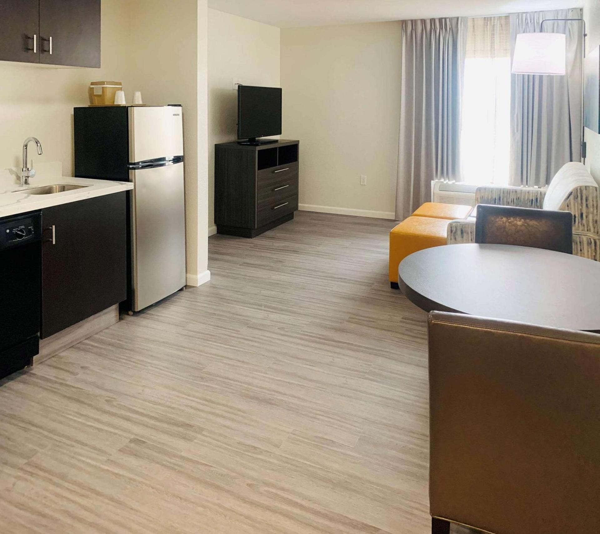 Sonesta Essential NW Houston photo 31
