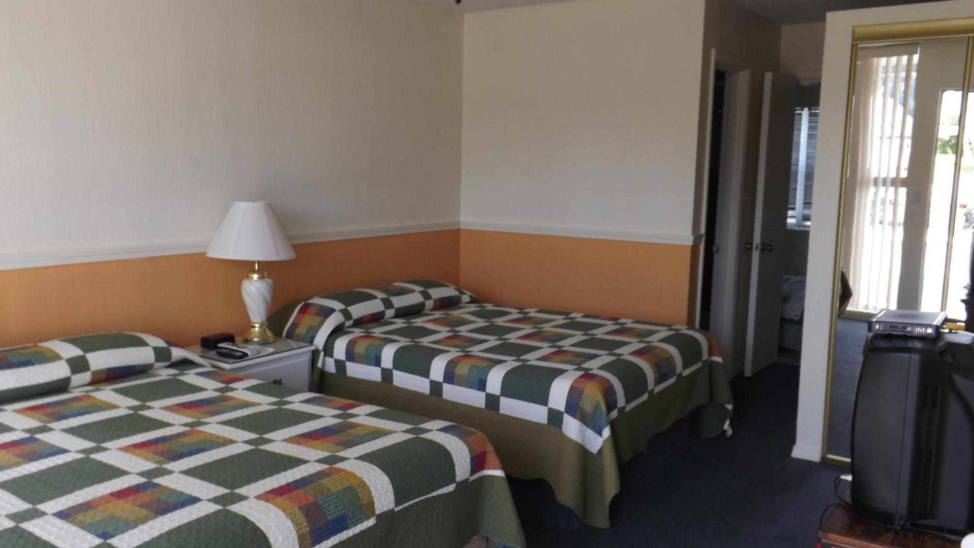 Twin Lakes Inn photo 7