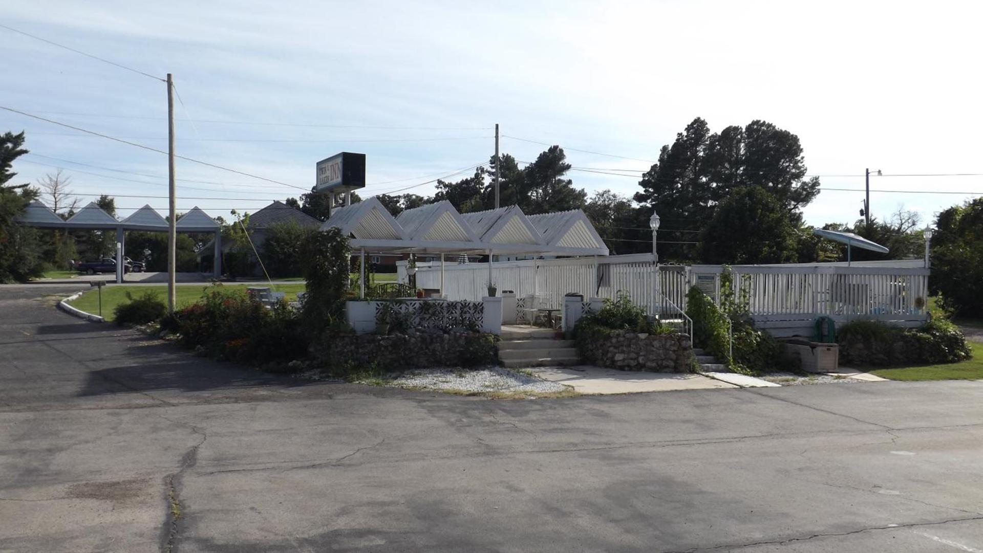 Twin Lakes Inn photo 6