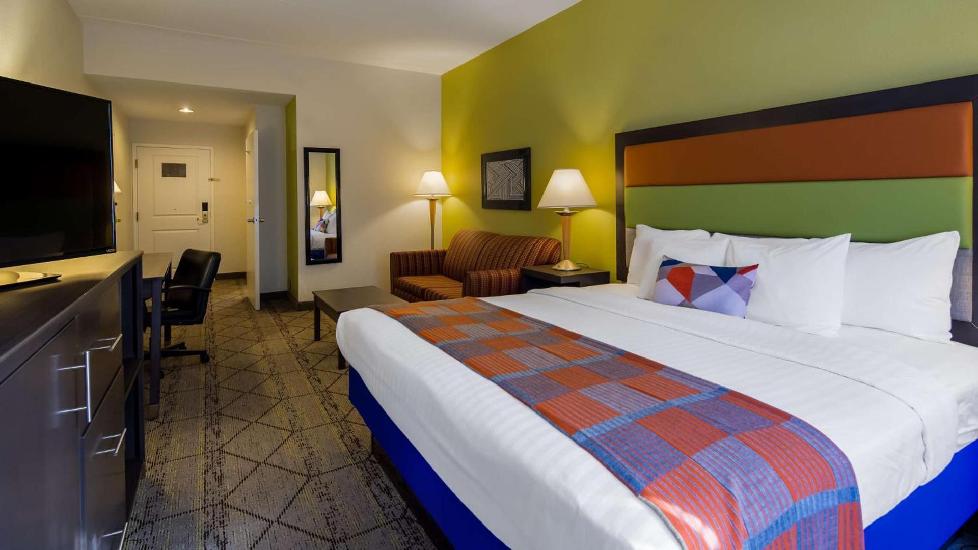 Best Western Plus Newport News photo 3