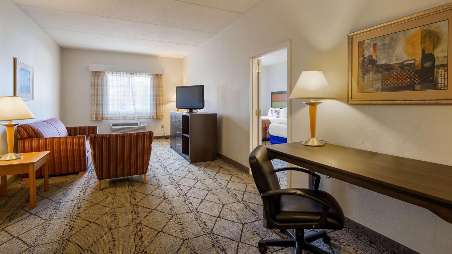 Best Western Plus Newport News photo 9