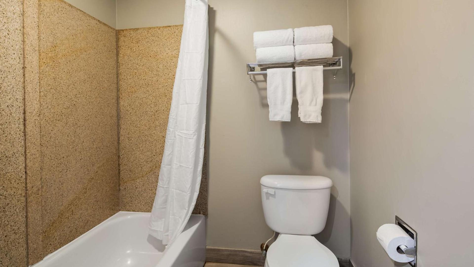 Best Western Plus Newport News photo 13