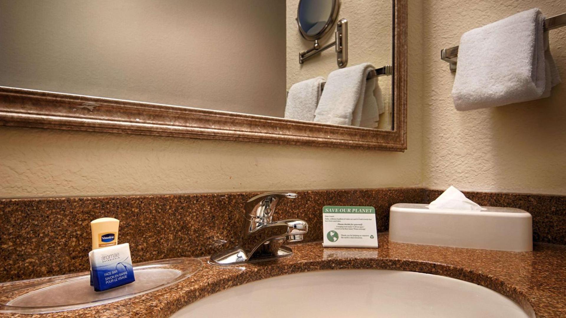 Best Western Plus Newport News photo 14