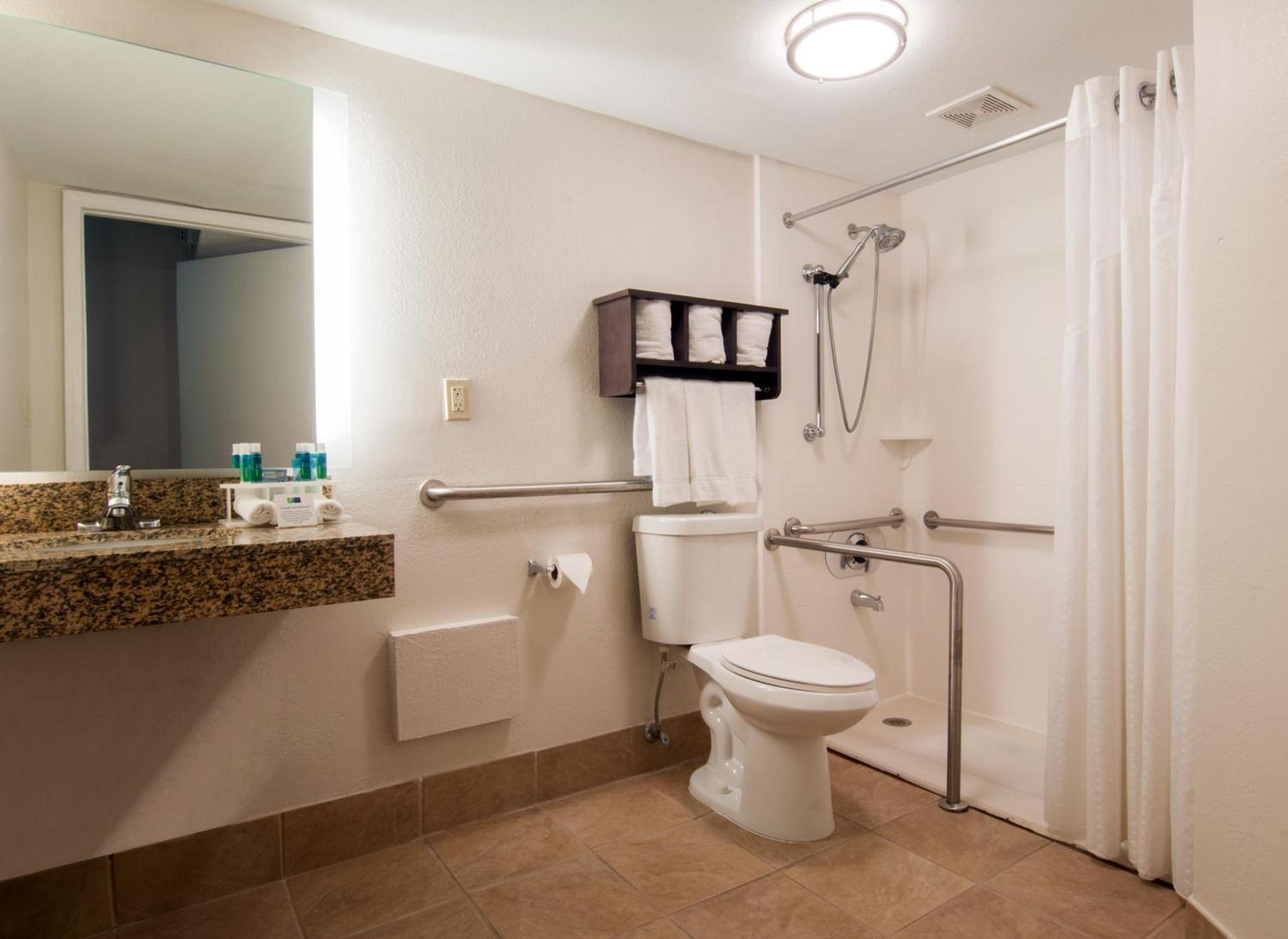 Holiday Inn Express & Suites Nashville-I-40 & I-24(Spence Lane) by IHG photo 28