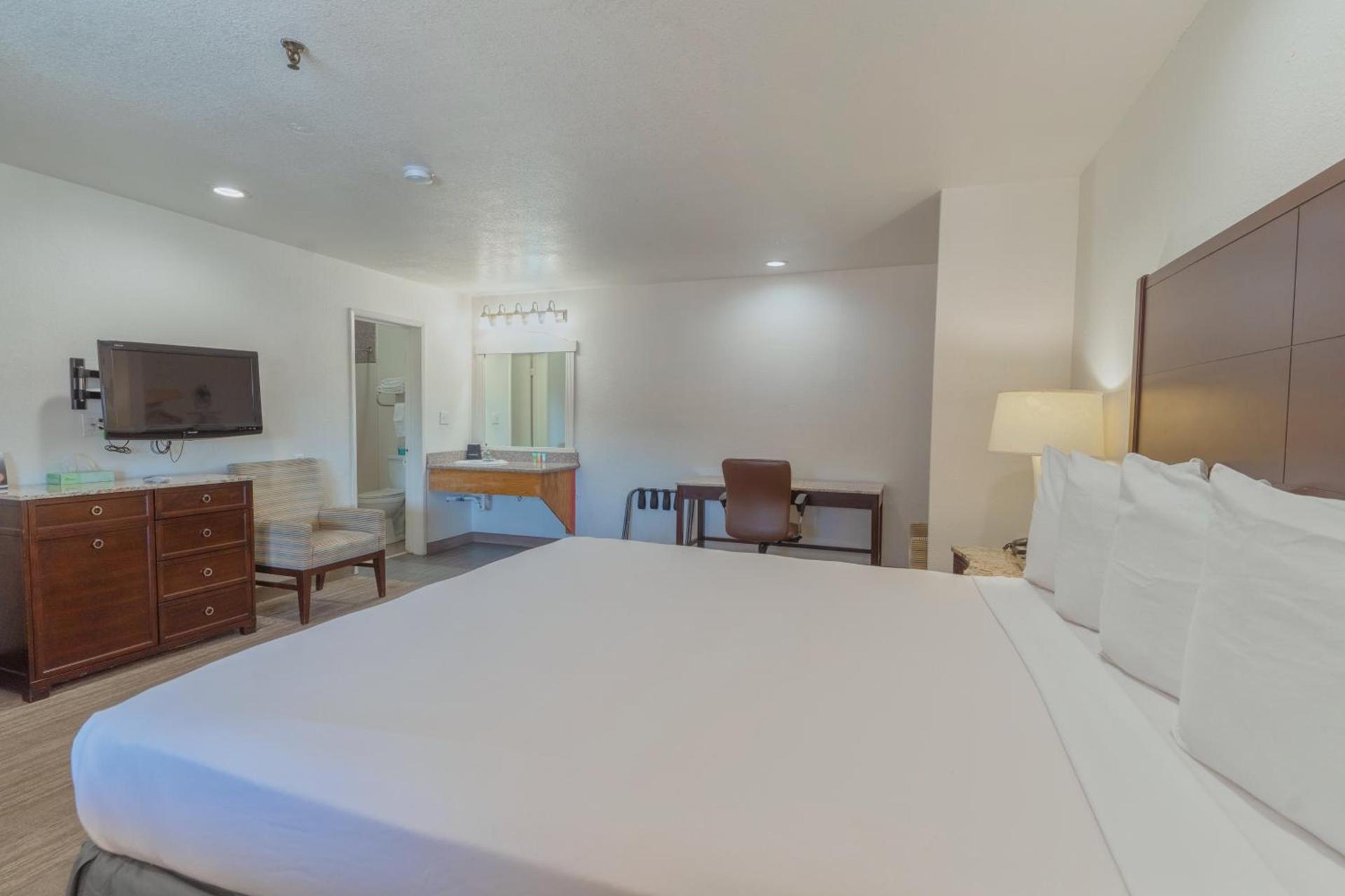 The Yosemite Inn photo 34