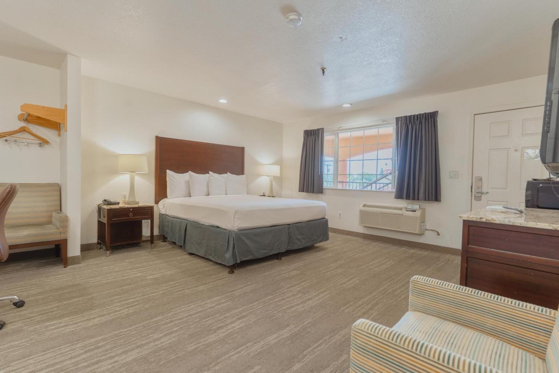 The Yosemite Inn photo 27