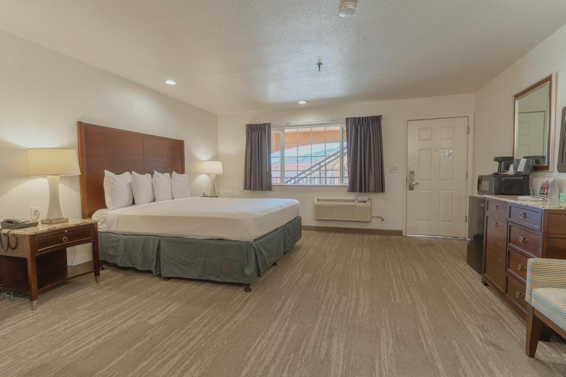 The Yosemite Inn photo 24