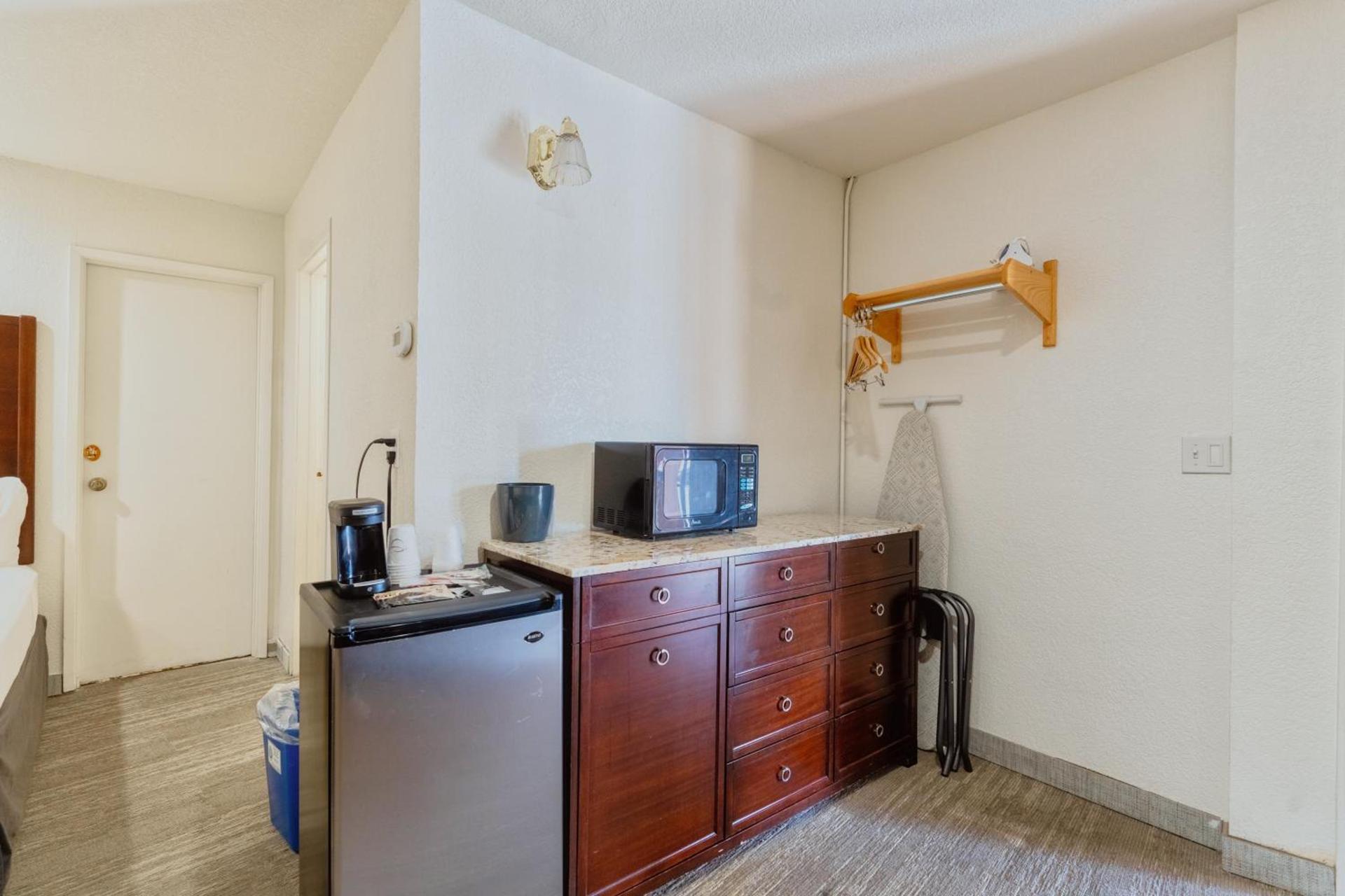 The Yosemite Inn photo 40