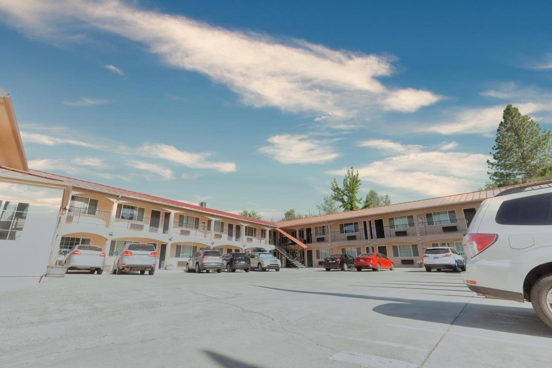 The Yosemite Inn photo 44