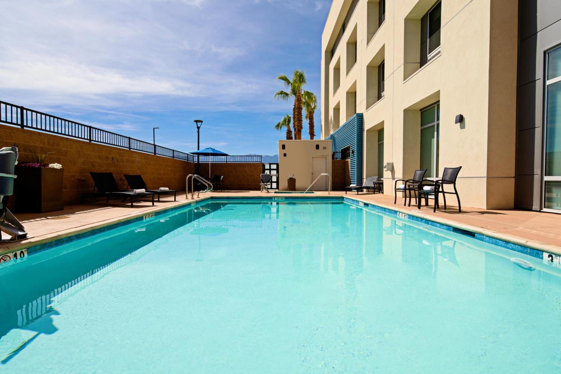 Holiday Inn Express & Suites Palm Desert - Millennium by IHG photo 20